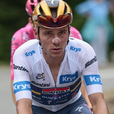 Foto zu dem Text "Evenepoel steigt am Col du Tourmalet vom Rad"