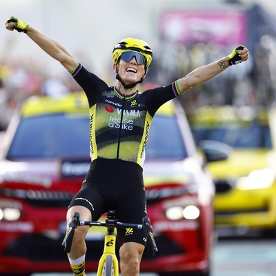 Foto zu dem Text "Ferrand-Prévot triumphiert als Solistin am Col de la Madeleine"