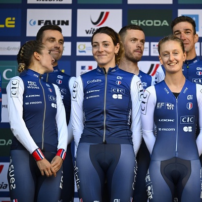 Foto zu dem Text "Frankreich gewinnt bei Heim-EM Gold in der Mixed-Staffel"