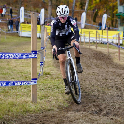 Foto zu dem Text "Krahl mit Schürfwunden zum Weltcup-Auftakt in Tabor"