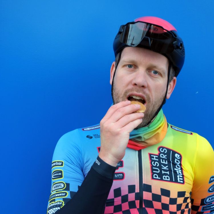 Neu formierten Maloja Pushbikers gelingt perfekter Saisonstart ...